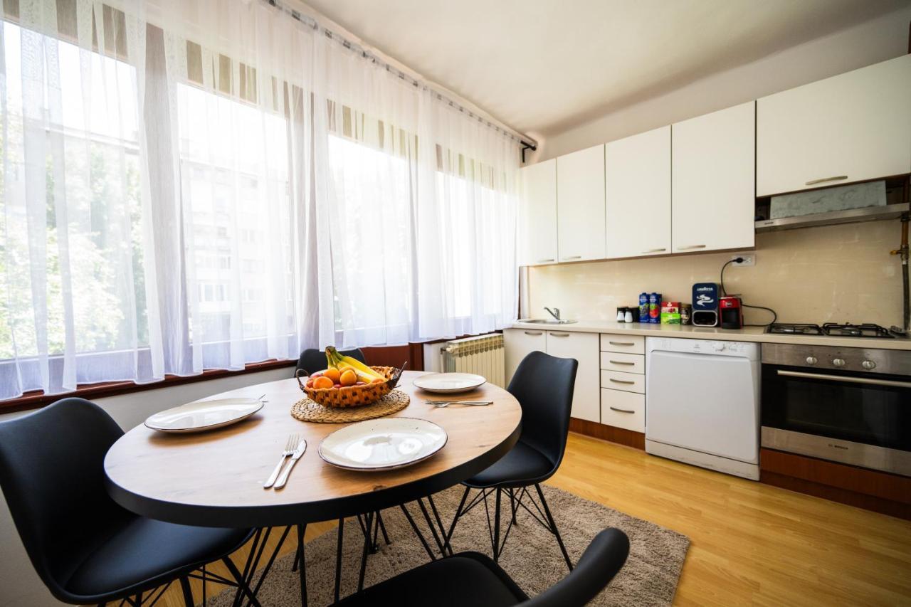 Cozy One-Bedroom Apartment Near City Center SJJ Buitenkant foto