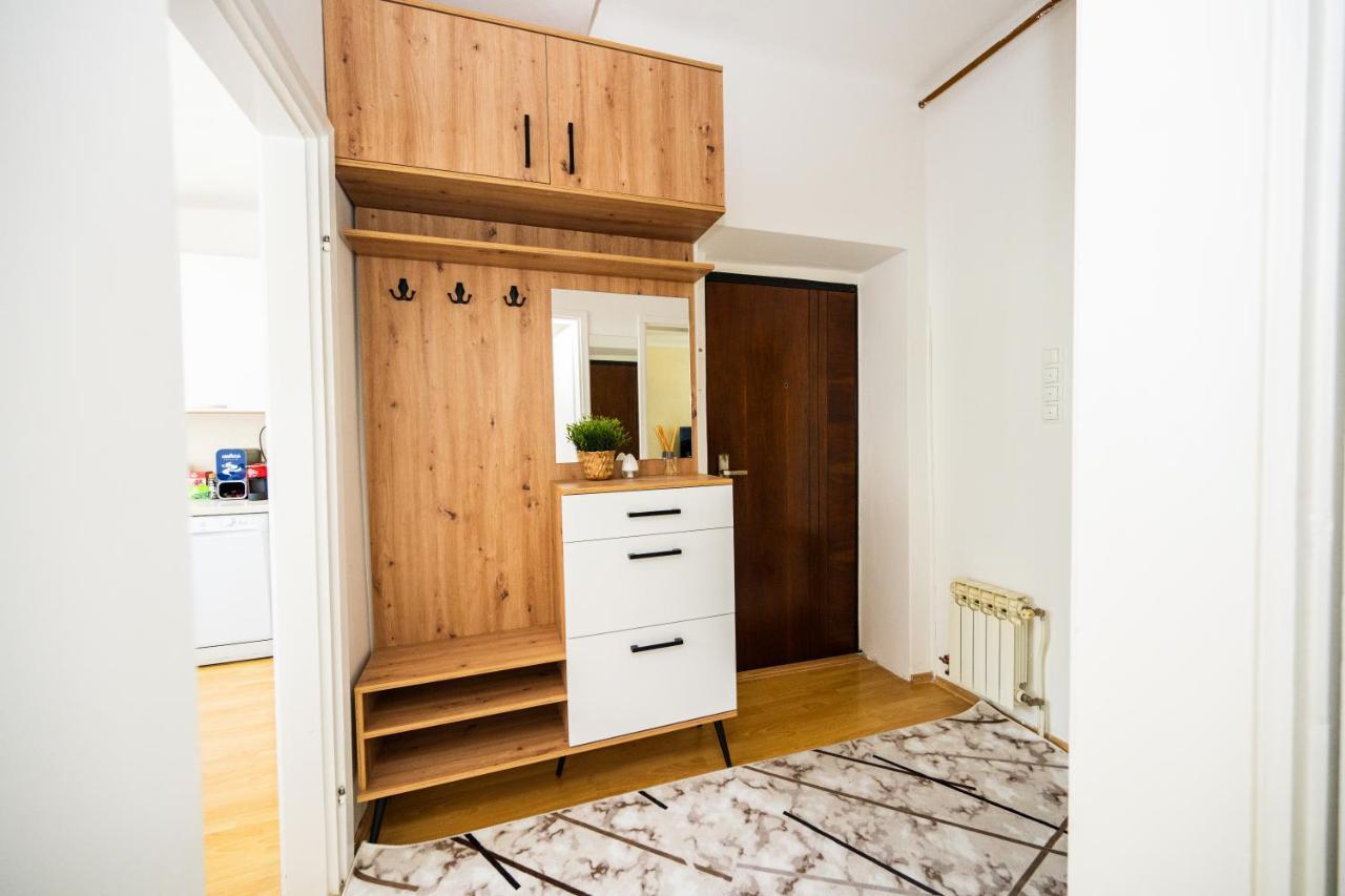 Cozy One-Bedroom Apartment Near City Center SJJ Buitenkant foto