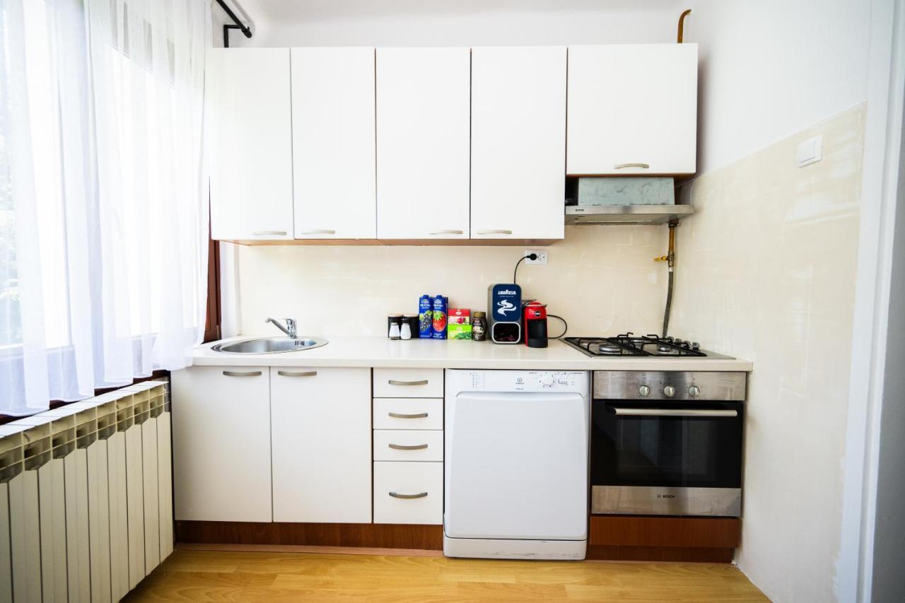 Cozy One-Bedroom Apartment Near City Center SJJ Buitenkant foto