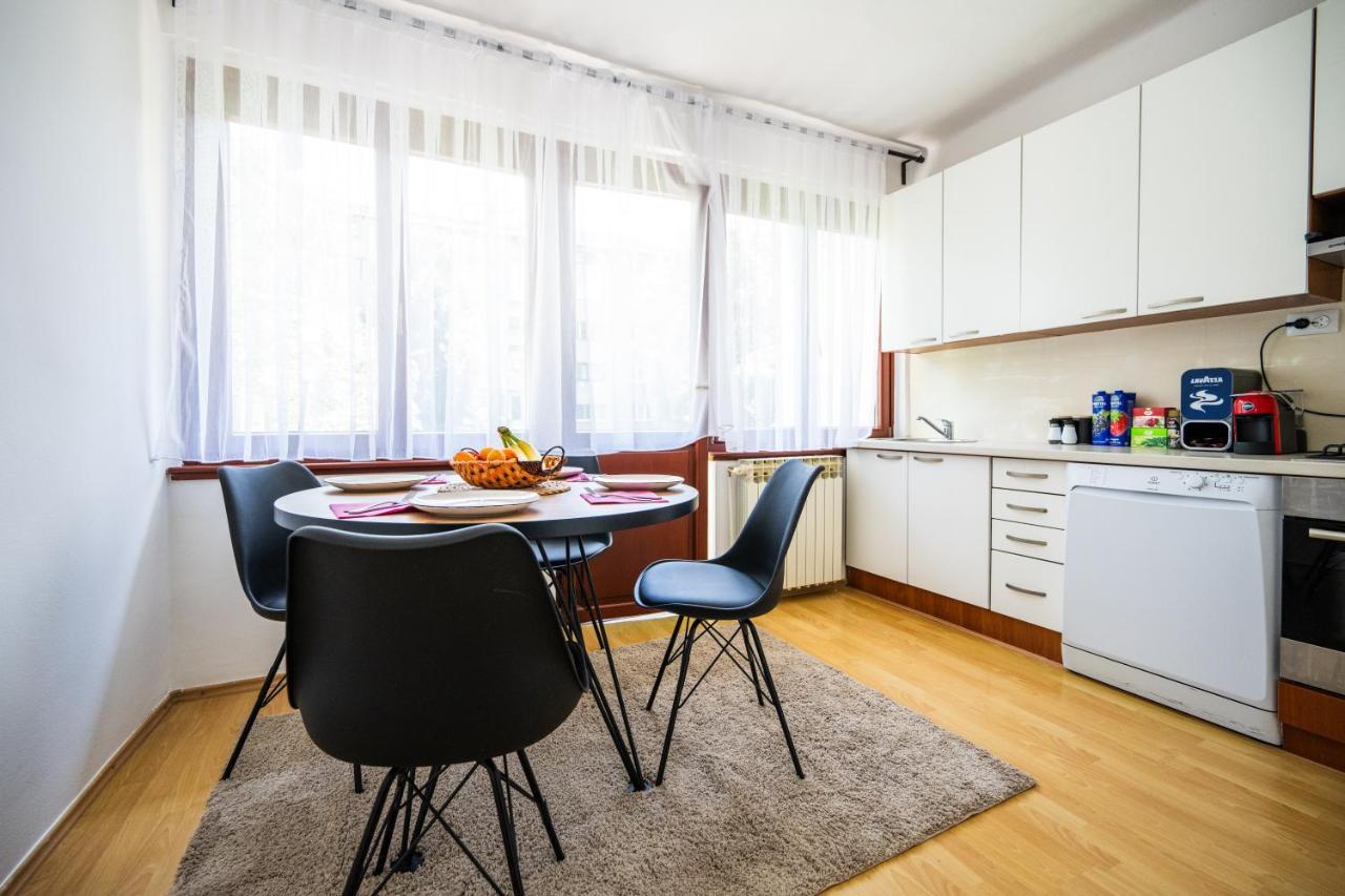 Cozy One-Bedroom Apartment Near City Center SJJ Buitenkant foto