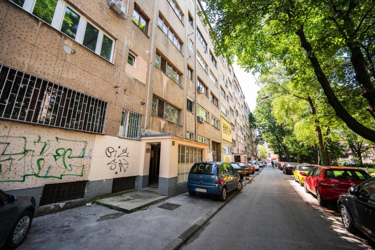 Cozy One-Bedroom Apartment Near City Center SJJ Buitenkant foto