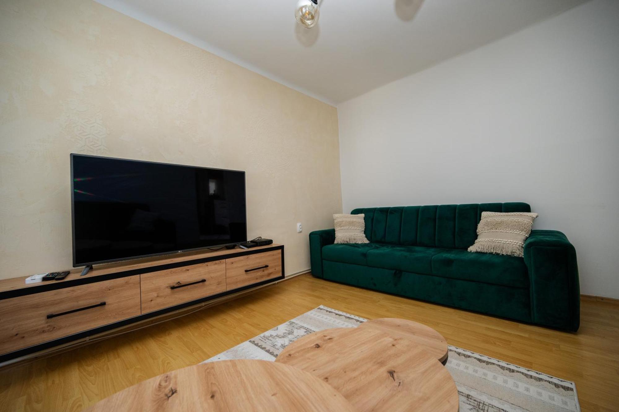 Cozy One-Bedroom Apartment Near City Center SJJ Buitenkant foto